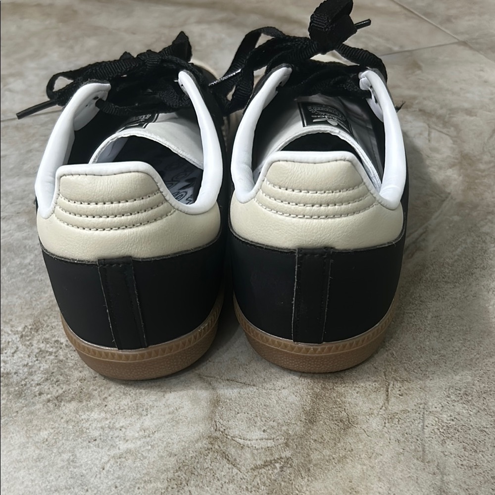 adidas Samba Low-Top Black, White & Gum women’s Sneakers - Picture 2 of 6